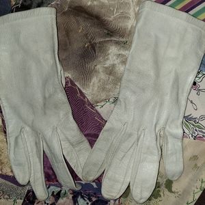 Vintage leather gloves